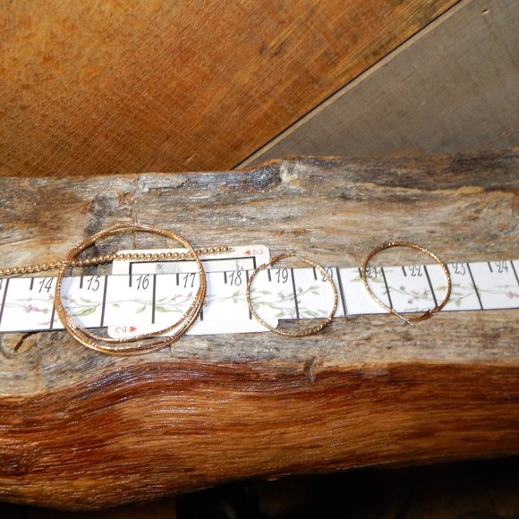 Vintage Classic Graduating Plastic Gold Bead Necklace  w/Wavy Bangles & … - Picture 5 of 6